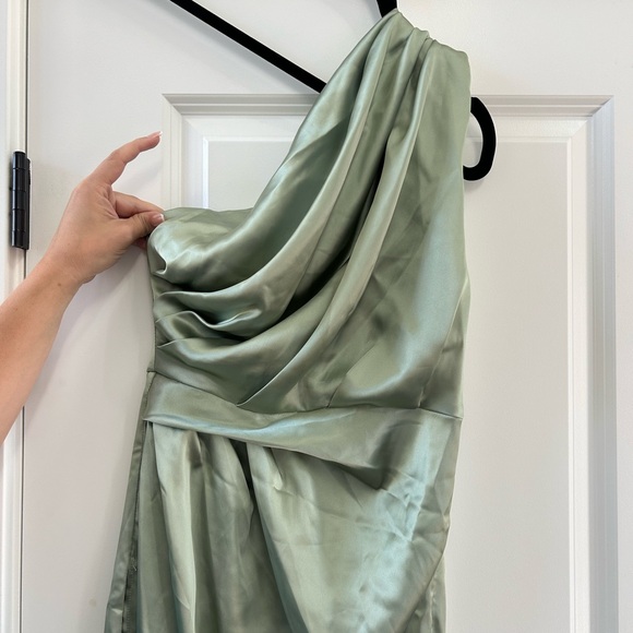 Petal and Pup NADIA ONE SHOULDER MAXI DRESS - Picture 5 of 11